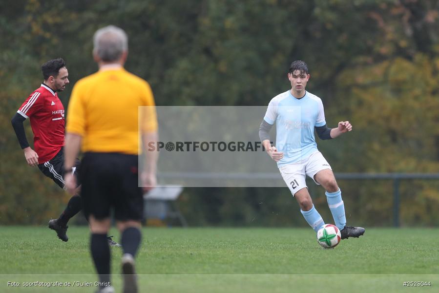 Sportgelände, Karsbach, 09.11.2025, sport, action, Fusball, BFV, 17. Spieltag, Kreisklasse Würzburg Gr. 3, SV Trennfeld, SG1 FC Karsbach - Bild-ID: 2523044