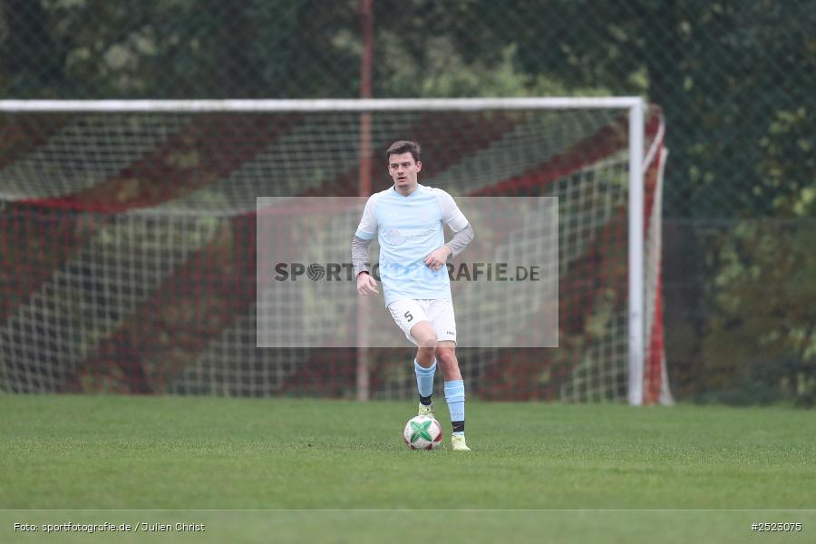 Sportgelände, Karsbach, 09.11.2025, sport, action, Fusball, BFV, 17. Spieltag, Kreisklasse Würzburg Gr. 3, SV Trennfeld, SG1 FC Karsbach - Bild-ID: 2523075
