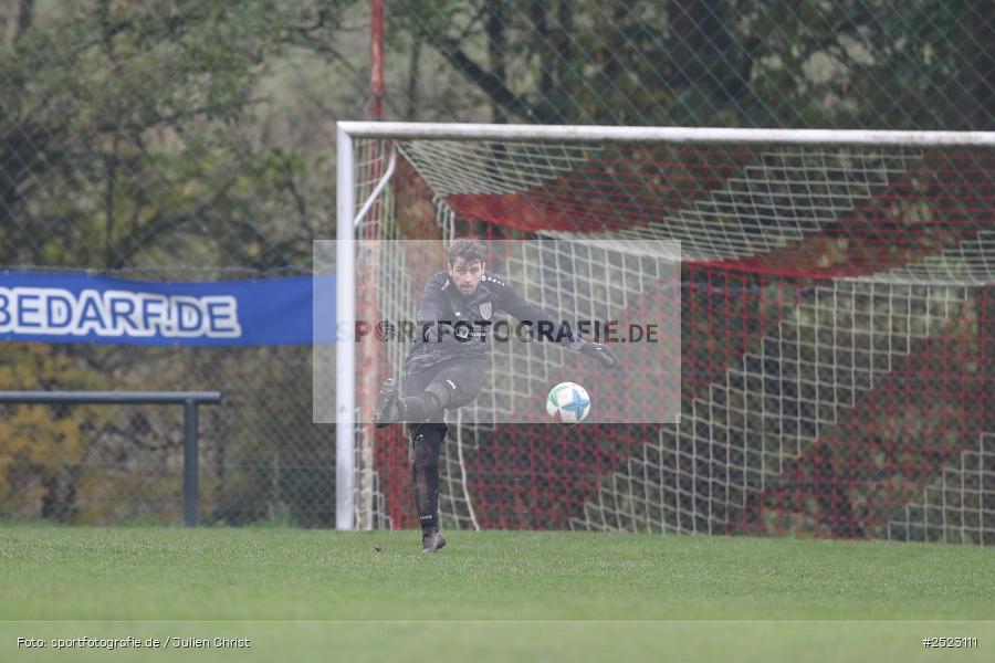 Sportgelände, Karsbach, 09.11.2025, sport, action, Fusball, BFV, 17. Spieltag, Kreisklasse Würzburg Gr. 3, SV Trennfeld, SG1 FC Karsbach - Bild-ID: 2523111