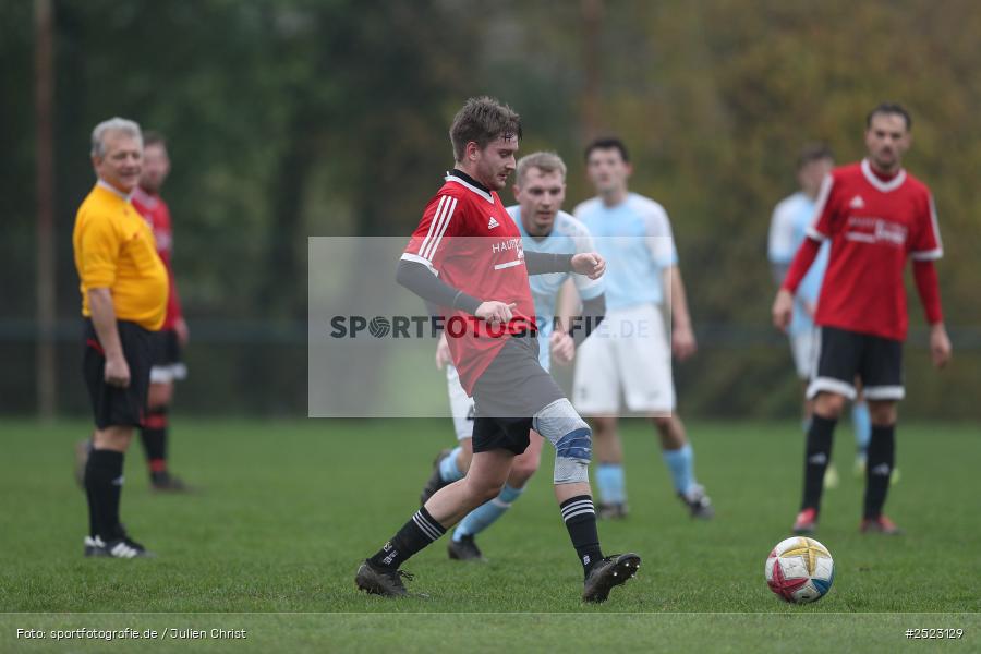 Sportgelände, Karsbach, 09.11.2025, sport, action, Fusball, BFV, 17. Spieltag, Kreisklasse Würzburg Gr. 3, SV Trennfeld, SG1 FC Karsbach - Bild-ID: 2523129