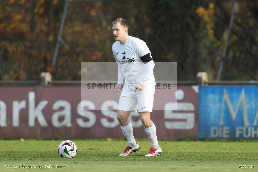 Sportgelände, Gemünden, 16.11.2025, sport, action, Fusball, BFV, 18. Spieltag, Kreisliga Würzburg Gr. 2, TSV, FVGS, TSV Homburg, FV Gemünden/Seifriedsburg - Bild-ID: 2524121