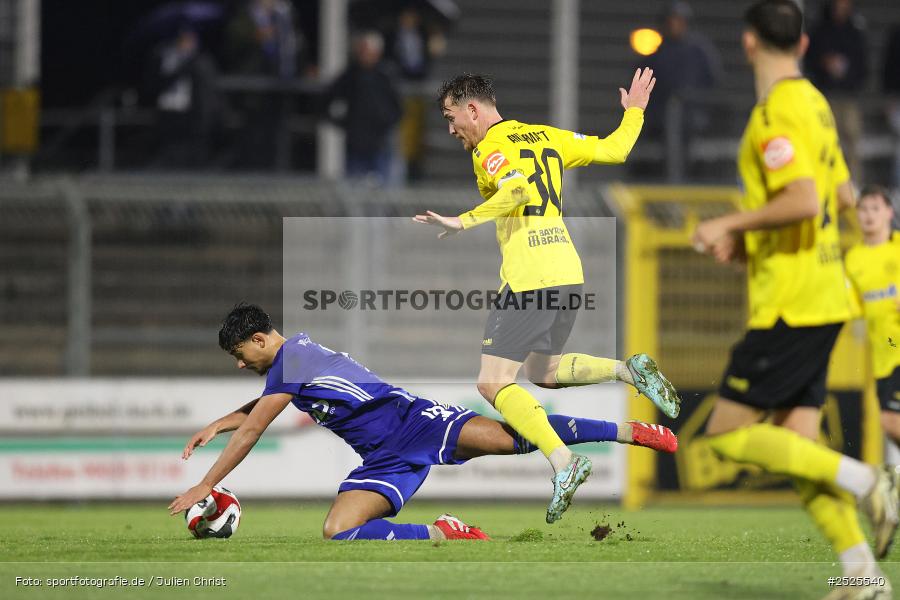 Stadion am Schönbusch, Aschaffenburg, 28.11.2025, sport, action, BFV, Fussball, 20. Spieltag, Regionalliga Bayern, BAY, SVA, SpVgg Bayreuth, SV Viktoria Aschaffenburg - Bild-ID: 2525540