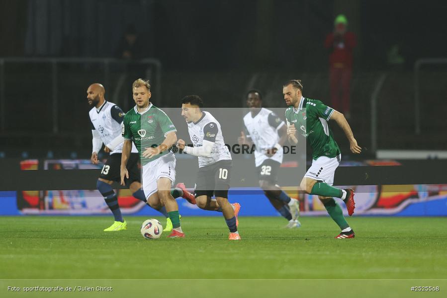 Sachs-Stadion, Schweinfurt, 29.11.2025, sport, action, DFB, Fussball, 16. Spieltag, 3. Liga, SVW, FCS, SV Waldhof Mannheim, 1. FC Schweinfurt 1905 - Bild-ID: 2525568