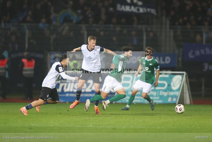 Sachs-Stadion, Schweinfurt, 29.11.2025, sport, action, DFB, Fussball, 16. Spieltag, 3. Liga, SVW, FCS, SV Waldhof Mannheim, 1. FC Schweinfurt 1905 - Bild-ID: 2525575