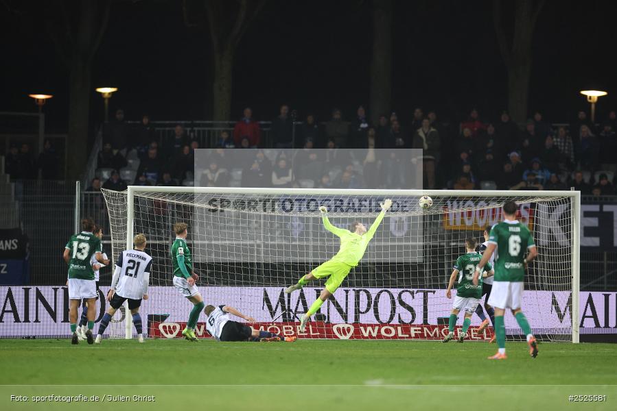 Sachs-Stadion, Schweinfurt, 29.11.2025, sport, action, DFB, Fussball, 16. Spieltag, 3. Liga, SVW, FCS, SV Waldhof Mannheim, 1. FC Schweinfurt 1905 - Bild-ID: 2525581