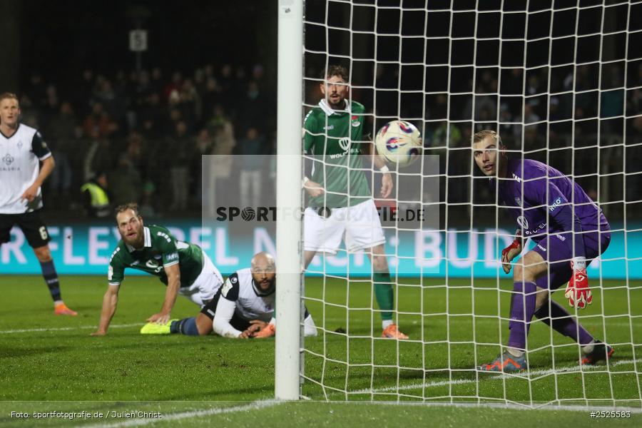 Sachs-Stadion, Schweinfurt, 29.11.2025, sport, action, DFB, Fussball, 16. Spieltag, 3. Liga, SVW, FCS, SV Waldhof Mannheim, 1. FC Schweinfurt 1905 - Bild-ID: 2525583