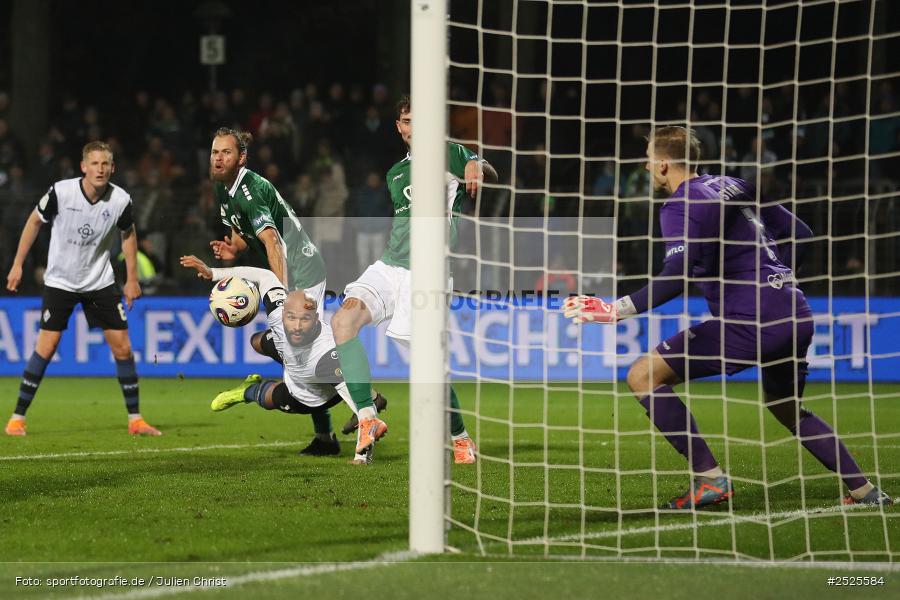 Sachs-Stadion, Schweinfurt, 29.11.2025, sport, action, DFB, Fussball, 16. Spieltag, 3. Liga, SVW, FCS, SV Waldhof Mannheim, 1. FC Schweinfurt 1905 - Bild-ID: 2525584