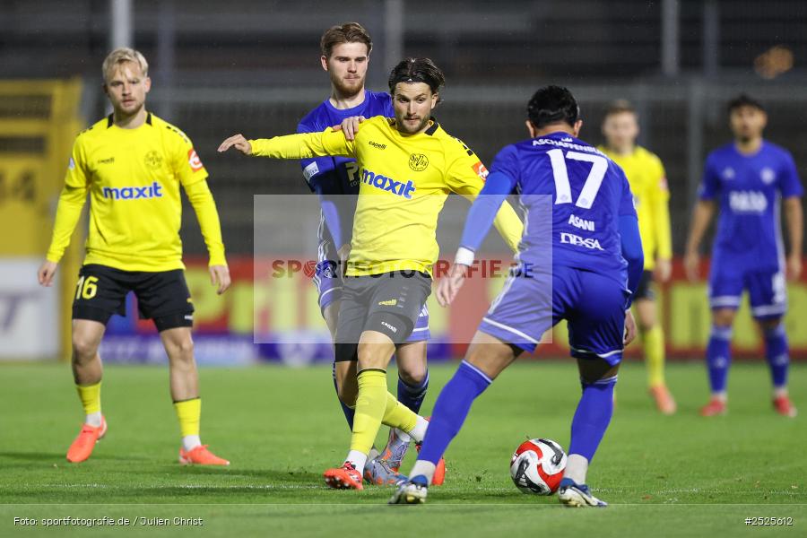 sport, action, Stadion am Schönbusch, SpVgg Bayreuth, SVA, SV Viktoria Aschaffenburg, Regionalliga Bayern, Fussball, BFV, BAY, Aschaffenburg, 28.11.2025, 20. Spieltag - Bild-ID: 2525612