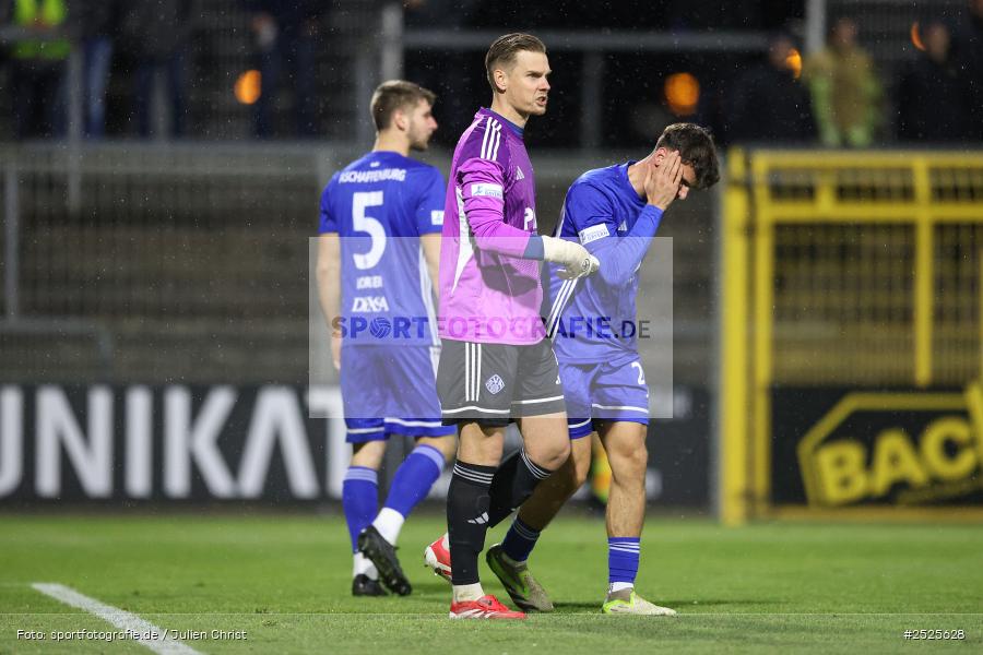 sport, action, Stadion am Schönbusch, SpVgg Bayreuth, SVA, SV Viktoria Aschaffenburg, Regionalliga Bayern, Fussball, BFV, BAY, Aschaffenburg, 28.11.2025, 20. Spieltag - Bild-ID: 2525628