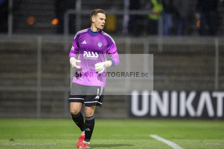 sport, action, Stadion am Schönbusch, SpVgg Bayreuth, SVA, SV Viktoria Aschaffenburg, Regionalliga Bayern, Fussball, BFV, BAY, Aschaffenburg, 28.11.2025, 20. Spieltag - Bild-ID: 2525633
