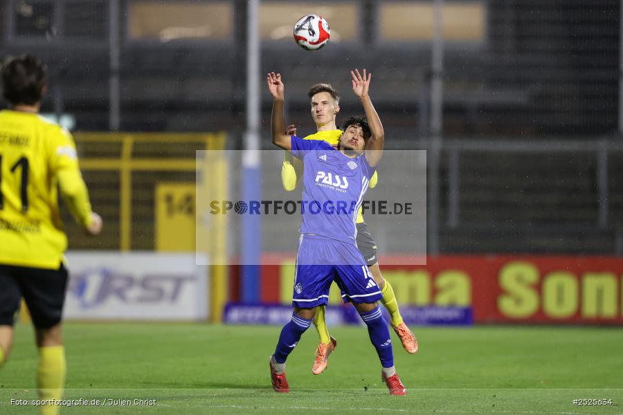 sport, action, Stadion am Schönbusch, SpVgg Bayreuth, SVA, SV Viktoria Aschaffenburg, Regionalliga Bayern, Fussball, BFV, BAY, Aschaffenburg, 28.11.2025, 20. Spieltag - Bild-ID: 2525634