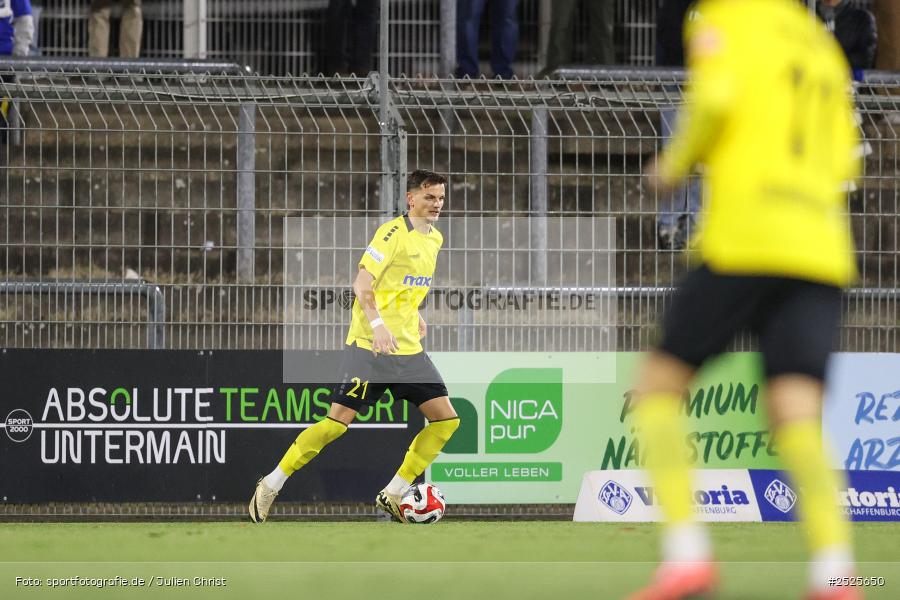 sport, action, Stadion am Schönbusch, SpVgg Bayreuth, SVA, SV Viktoria Aschaffenburg, Regionalliga Bayern, Fussball, BFV, BAY, Aschaffenburg, 28.11.2025, 20. Spieltag - Bild-ID: 2525650