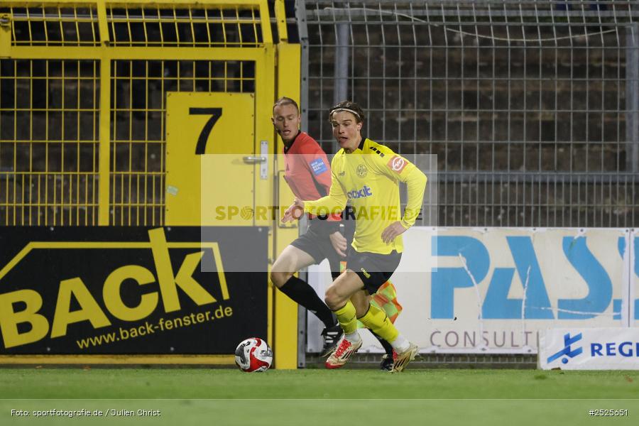 sport, action, Stadion am Schönbusch, SpVgg Bayreuth, SVA, SV Viktoria Aschaffenburg, Regionalliga Bayern, Fussball, BFV, BAY, Aschaffenburg, 28.11.2025, 20. Spieltag - Bild-ID: 2525651