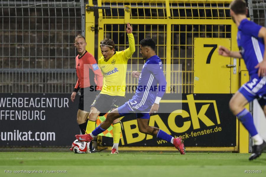 sport, action, Stadion am Schönbusch, SpVgg Bayreuth, SVA, SV Viktoria Aschaffenburg, Regionalliga Bayern, Fussball, BFV, BAY, Aschaffenburg, 28.11.2025, 20. Spieltag - Bild-ID: 2525653