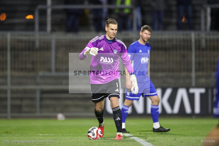 sport, action, Stadion am Schönbusch, SpVgg Bayreuth, SVA, SV Viktoria Aschaffenburg, Regionalliga Bayern, Fussball, BFV, BAY, Aschaffenburg, 28.11.2025, 20. Spieltag - Bild-ID: 2525654