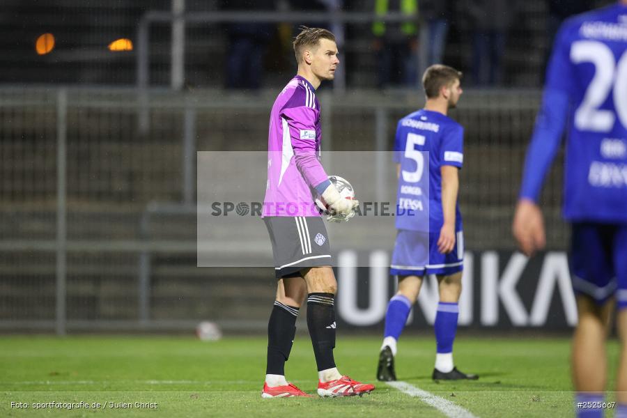 sport, action, Stadion am Schönbusch, SpVgg Bayreuth, SVA, SV Viktoria Aschaffenburg, Regionalliga Bayern, Fussball, BFV, BAY, Aschaffenburg, 28.11.2025, 20. Spieltag - Bild-ID: 2525667