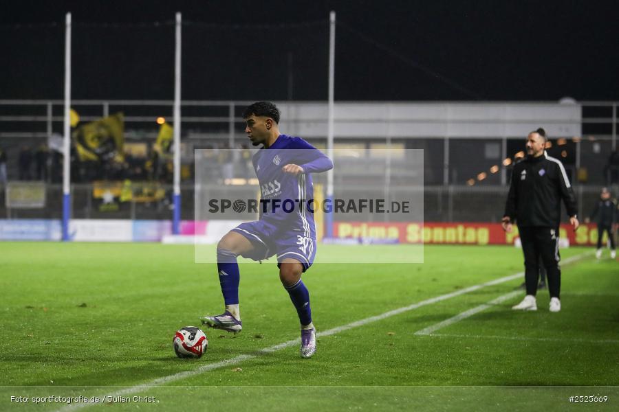 sport, action, Stadion am Schönbusch, SpVgg Bayreuth, SVA, SV Viktoria Aschaffenburg, Regionalliga Bayern, Fussball, BFV, BAY, Aschaffenburg, 28.11.2025, 20. Spieltag - Bild-ID: 2525669