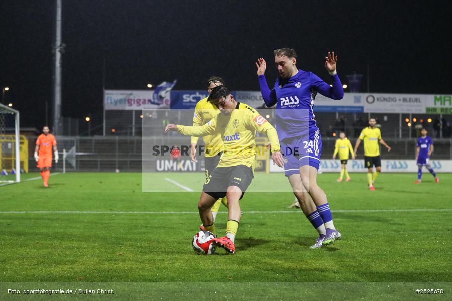 sport, action, Stadion am Schönbusch, SpVgg Bayreuth, SVA, SV Viktoria Aschaffenburg, Regionalliga Bayern, Fussball, BFV, BAY, Aschaffenburg, 28.11.2025, 20. Spieltag - Bild-ID: 2525670