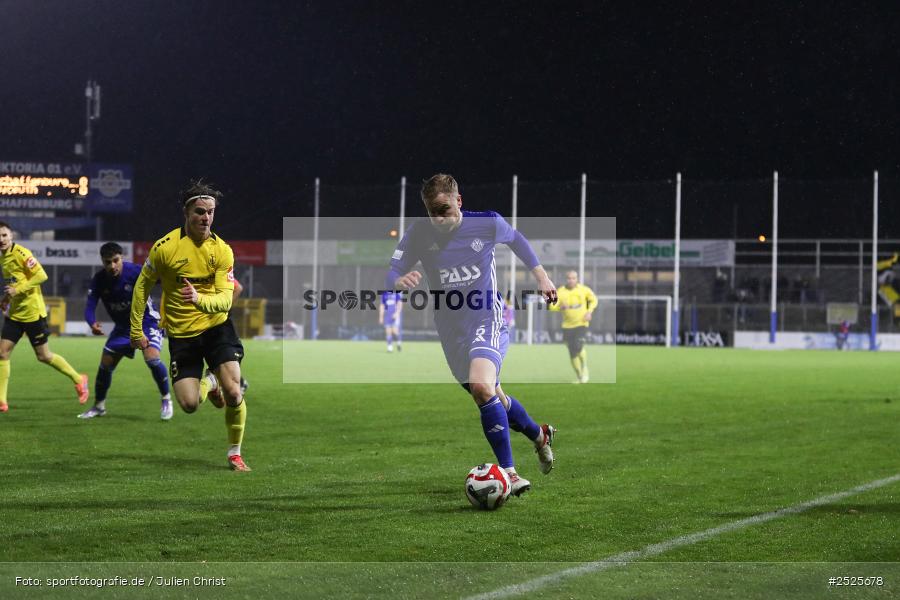 sport, action, Stadion am Schönbusch, SpVgg Bayreuth, SVA, SV Viktoria Aschaffenburg, Regionalliga Bayern, Fussball, BFV, BAY, Aschaffenburg, 28.11.2025, 20. Spieltag - Bild-ID: 2525678
