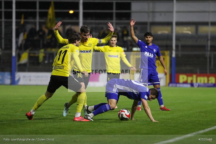 sport, action, Stadion am Schönbusch, SpVgg Bayreuth, SVA, SV Viktoria Aschaffenburg, Regionalliga Bayern, Fussball, BFV, BAY, Aschaffenburg, 28.11.2025, 20. Spieltag - Bild-ID: 2525688