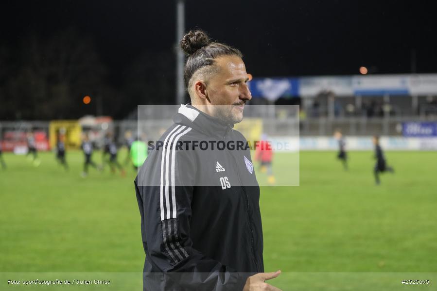 sport, action, Stadion am Schönbusch, SpVgg Bayreuth, SVA, SV Viktoria Aschaffenburg, Regionalliga Bayern, Fussball, BFV, BAY, Aschaffenburg, 28.11.2025, 20. Spieltag - Bild-ID: 2525695