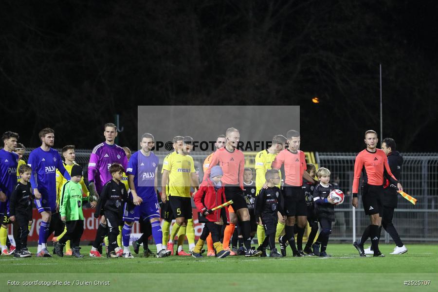 sport, action, Stadion am Schönbusch, SpVgg Bayreuth, SVA, SV Viktoria Aschaffenburg, Regionalliga Bayern, Fussball, BFV, BAY, Aschaffenburg, 28.11.2025, 20. Spieltag - Bild-ID: 2525707