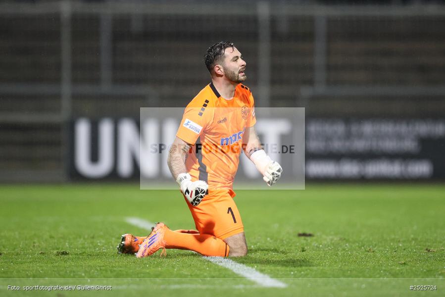 sport, action, Stadion am Schönbusch, SpVgg Bayreuth, SVA, SV Viktoria Aschaffenburg, Regionalliga Bayern, Fussball, BFV, BAY, Aschaffenburg, 28.11.2025, 20. Spieltag - Bild-ID: 2525724