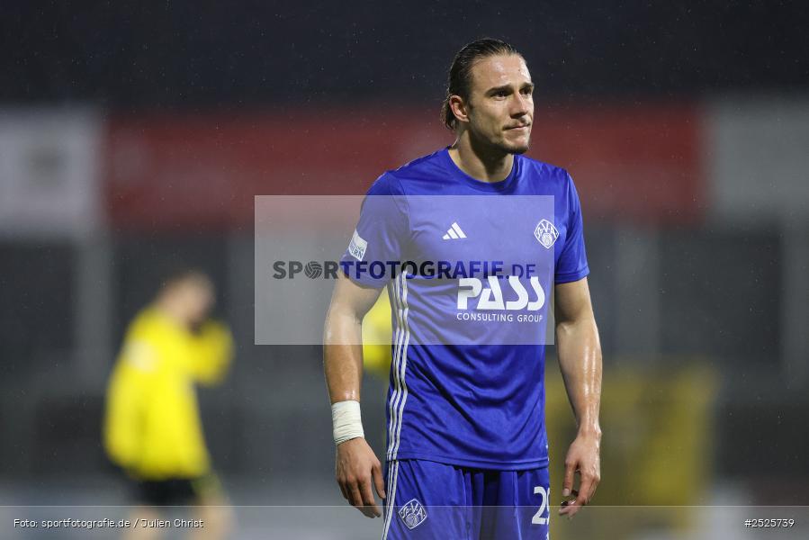 sport, action, Stadion am Schönbusch, SpVgg Bayreuth, SVA, SV Viktoria Aschaffenburg, Regionalliga Bayern, Fussball, BFV, BAY, Aschaffenburg, 28.11.2025, 20. Spieltag - Bild-ID: 2525739