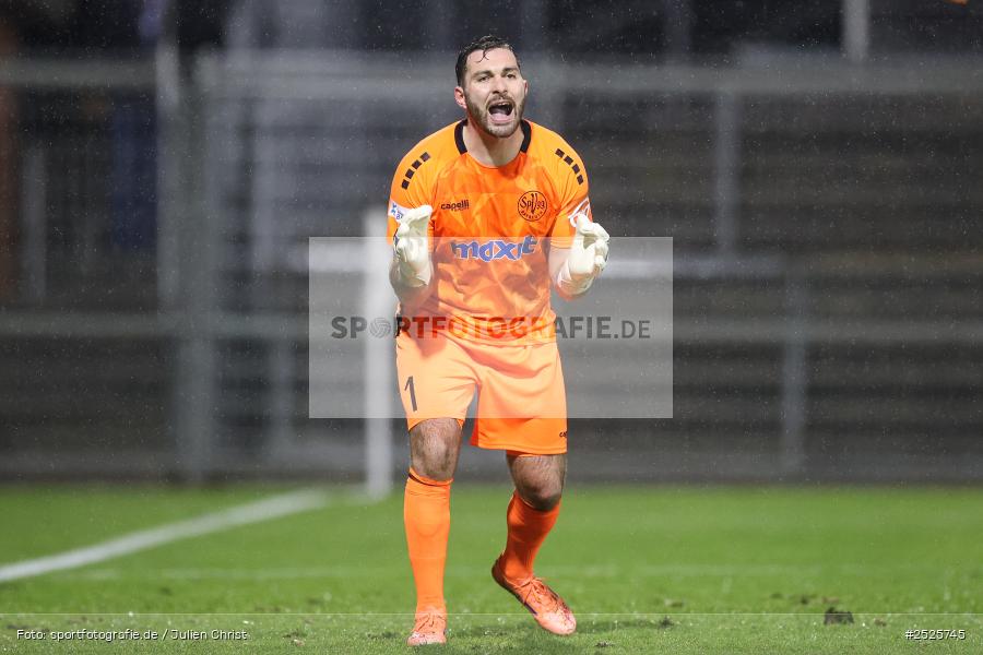 sport, action, Stadion am Schönbusch, SpVgg Bayreuth, SVA, SV Viktoria Aschaffenburg, Regionalliga Bayern, Fussball, BFV, BAY, Aschaffenburg, 28.11.2025, 20. Spieltag - Bild-ID: 2525745