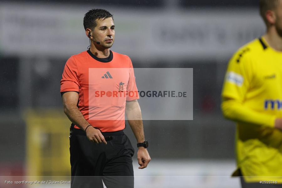 sport, action, Stadion am Schönbusch, SpVgg Bayreuth, SVA, SV Viktoria Aschaffenburg, Regionalliga Bayern, Fussball, BFV, BAY, Aschaffenburg, 28.11.2025, 20. Spieltag - Bild-ID: 2525748