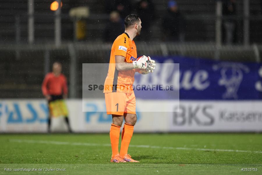 sport, action, Stadion am Schönbusch, SpVgg Bayreuth, SVA, SV Viktoria Aschaffenburg, Regionalliga Bayern, Fussball, BFV, BAY, Aschaffenburg, 28.11.2025, 20. Spieltag - Bild-ID: 2525753