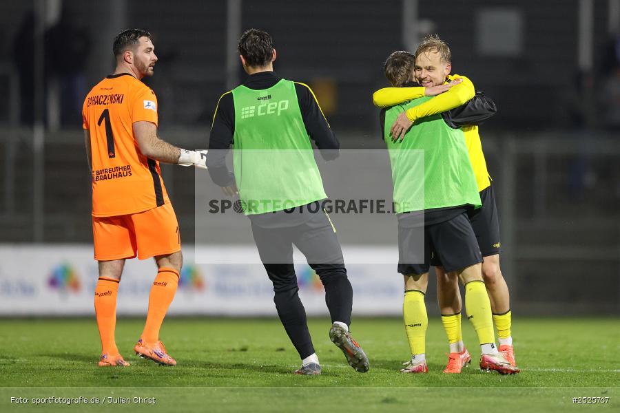 sport, action, Stadion am Schönbusch, SpVgg Bayreuth, SVA, SV Viktoria Aschaffenburg, Regionalliga Bayern, Fussball, BFV, BAY, Aschaffenburg, 28.11.2025, 20. Spieltag - Bild-ID: 2525767
