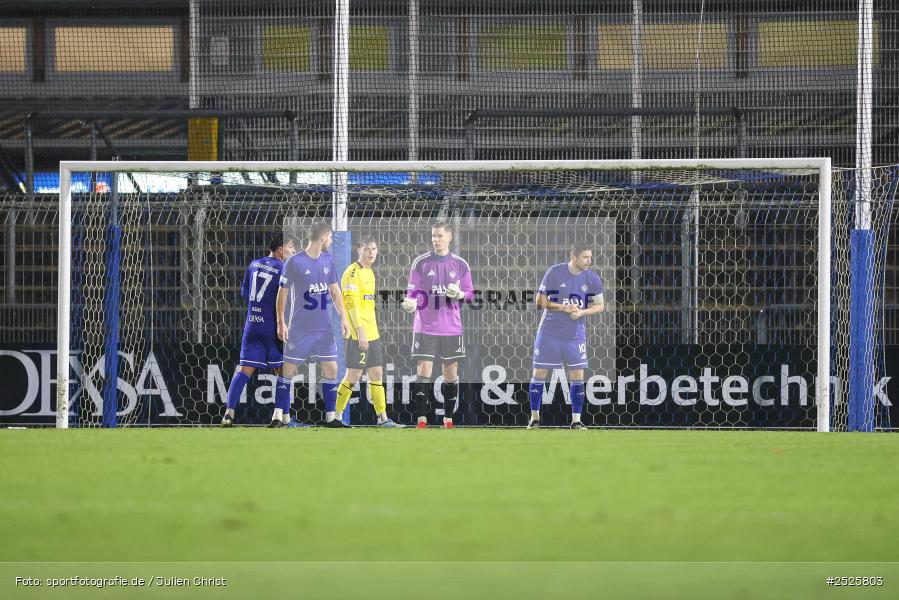 sport, action, Stadion am Schönbusch, SpVgg Bayreuth, SVA, SV Viktoria Aschaffenburg, Regionalliga Bayern, Fussball, BFV, BAY, Aschaffenburg, 28.11.2025, 20. Spieltag - Bild-ID: 2525803