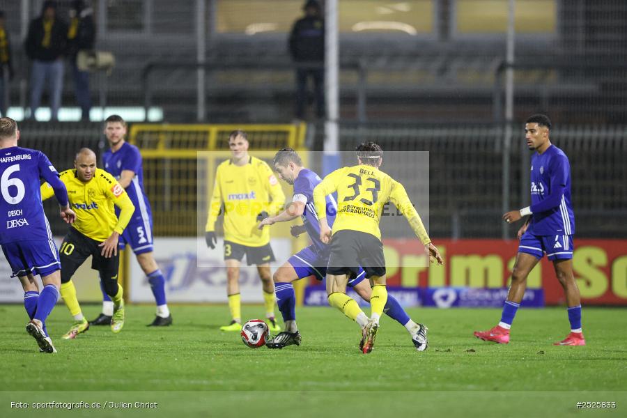 sport, action, Stadion am Schönbusch, SpVgg Bayreuth, SVA, SV Viktoria Aschaffenburg, Regionalliga Bayern, Fussball, BFV, BAY, Aschaffenburg, 28.11.2025, 20. Spieltag - Bild-ID: 2525833
