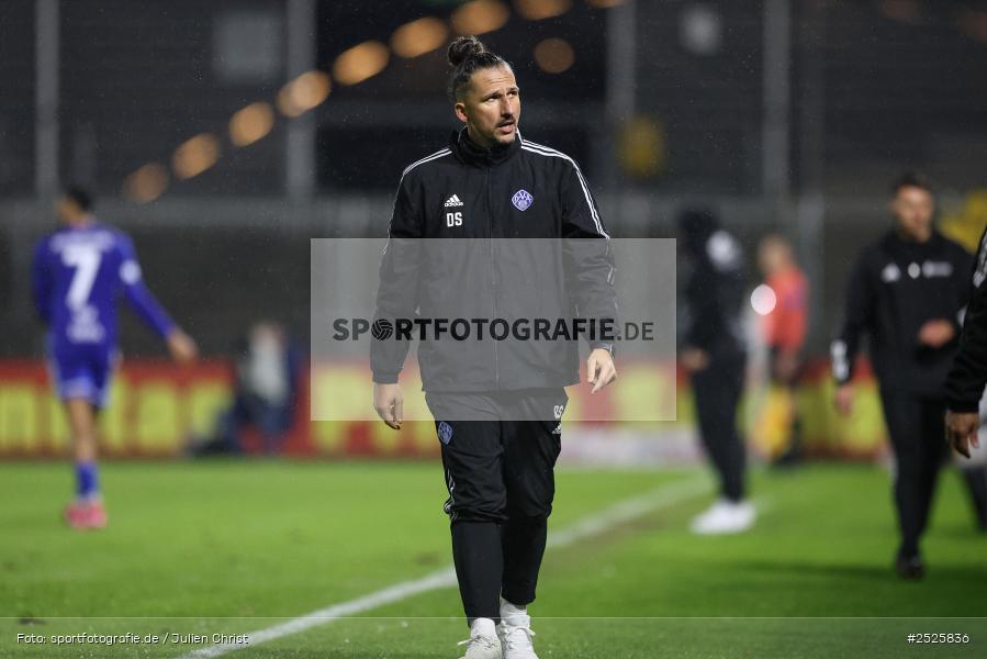 sport, action, Stadion am Schönbusch, SpVgg Bayreuth, SVA, SV Viktoria Aschaffenburg, Regionalliga Bayern, Fussball, BFV, BAY, Aschaffenburg, 28.11.2025, 20. Spieltag - Bild-ID: 2525836