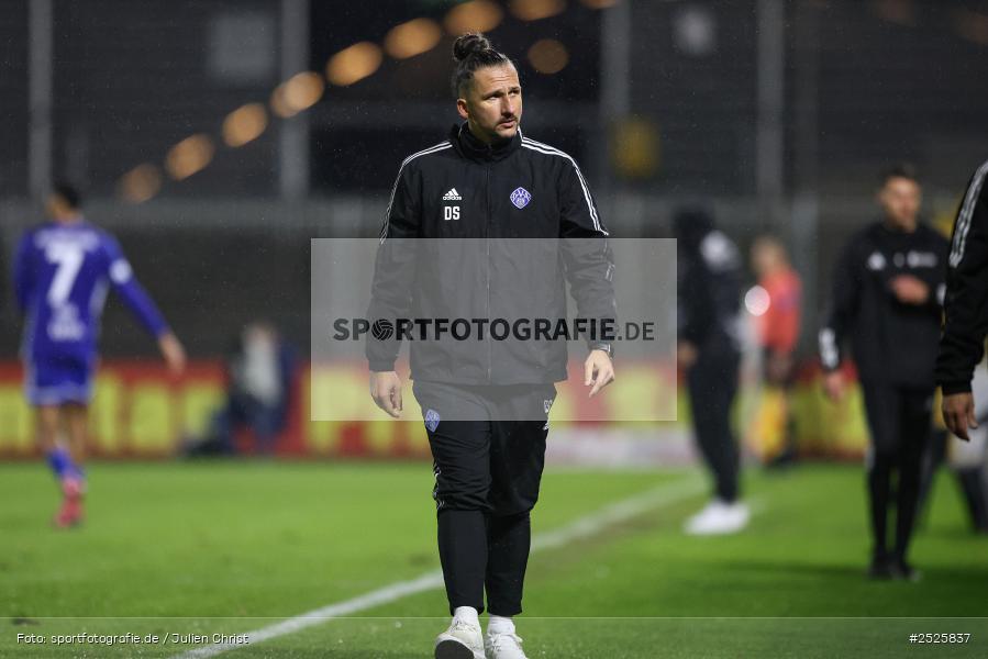 sport, action, Stadion am Schönbusch, SpVgg Bayreuth, SVA, SV Viktoria Aschaffenburg, Regionalliga Bayern, Fussball, BFV, BAY, Aschaffenburg, 28.11.2025, 20. Spieltag - Bild-ID: 2525837