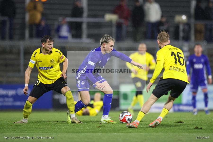 sport, action, Stadion am Schönbusch, SpVgg Bayreuth, SVA, SV Viktoria Aschaffenburg, Regionalliga Bayern, Fussball, BFV, BAY, Aschaffenburg, 28.11.2025, 20. Spieltag - Bild-ID: 2525847