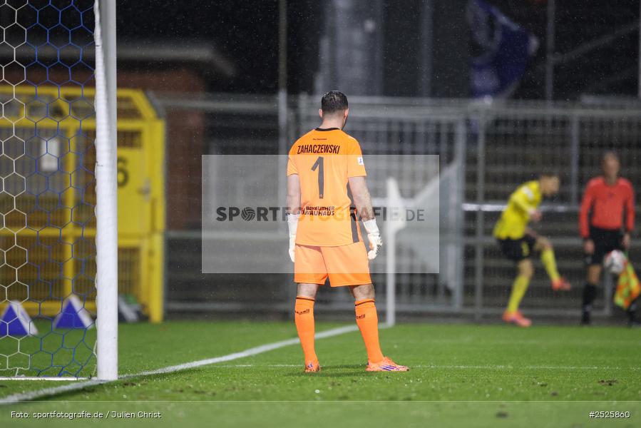 sport, action, Stadion am Schönbusch, SpVgg Bayreuth, SVA, SV Viktoria Aschaffenburg, Regionalliga Bayern, Fussball, BFV, BAY, Aschaffenburg, 28.11.2025, 20. Spieltag - Bild-ID: 2525860