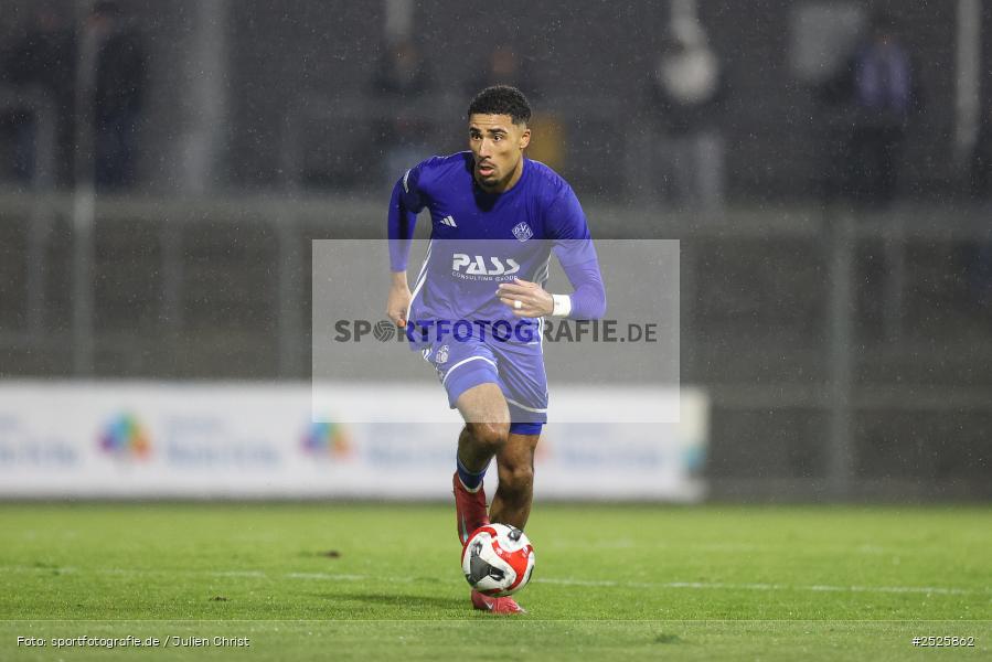 sport, action, Stadion am Schönbusch, SpVgg Bayreuth, SVA, SV Viktoria Aschaffenburg, Regionalliga Bayern, Fussball, BFV, BAY, Aschaffenburg, 28.11.2025, 20. Spieltag - Bild-ID: 2525862