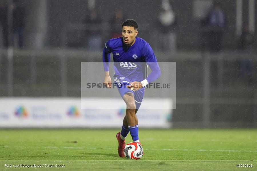 sport, action, Stadion am Schönbusch, SpVgg Bayreuth, SVA, SV Viktoria Aschaffenburg, Regionalliga Bayern, Fussball, BFV, BAY, Aschaffenburg, 28.11.2025, 20. Spieltag - Bild-ID: 2525863