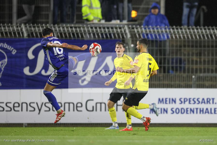 sport, action, Stadion am Schönbusch, SpVgg Bayreuth, SVA, SV Viktoria Aschaffenburg, Regionalliga Bayern, Fussball, BFV, BAY, Aschaffenburg, 28.11.2025, 20. Spieltag - Bild-ID: 2525866