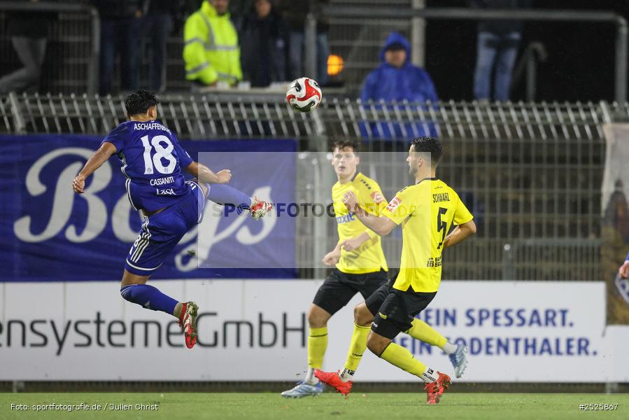 sport, action, Stadion am Schönbusch, SpVgg Bayreuth, SVA, SV Viktoria Aschaffenburg, Regionalliga Bayern, Fussball, BFV, BAY, Aschaffenburg, 28.11.2025, 20. Spieltag - Bild-ID: 2525867
