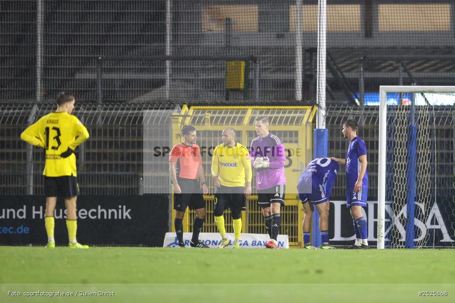 sport, action, Stadion am Schönbusch, SpVgg Bayreuth, SVA, SV Viktoria Aschaffenburg, Regionalliga Bayern, Fussball, BFV, BAY, Aschaffenburg, 28.11.2025, 20. Spieltag - Bild-ID: 2525868