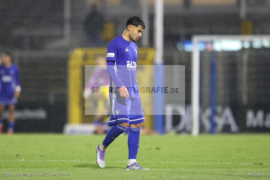 sport, action, Stadion am Schönbusch, SpVgg Bayreuth, SVA, SV Viktoria Aschaffenburg, Regionalliga Bayern, Fussball, BFV, BAY, Aschaffenburg, 28.11.2025, 20. Spieltag - Bild-ID: 2525870