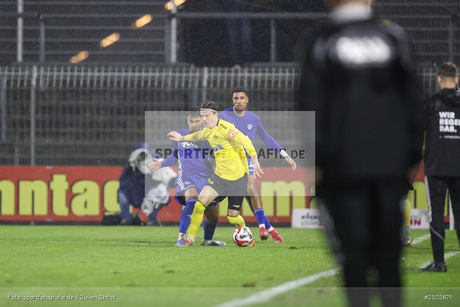 sport, action, Stadion am Schönbusch, SpVgg Bayreuth, SVA, SV Viktoria Aschaffenburg, Regionalliga Bayern, Fussball, BFV, BAY, Aschaffenburg, 28.11.2025, 20. Spieltag - Bild-ID: 2525871