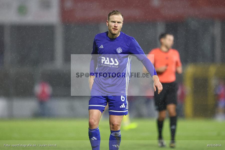sport, action, Stadion am Schönbusch, SpVgg Bayreuth, SVA, SV Viktoria Aschaffenburg, Regionalliga Bayern, Fussball, BFV, BAY, Aschaffenburg, 28.11.2025, 20. Spieltag - Bild-ID: 2525874