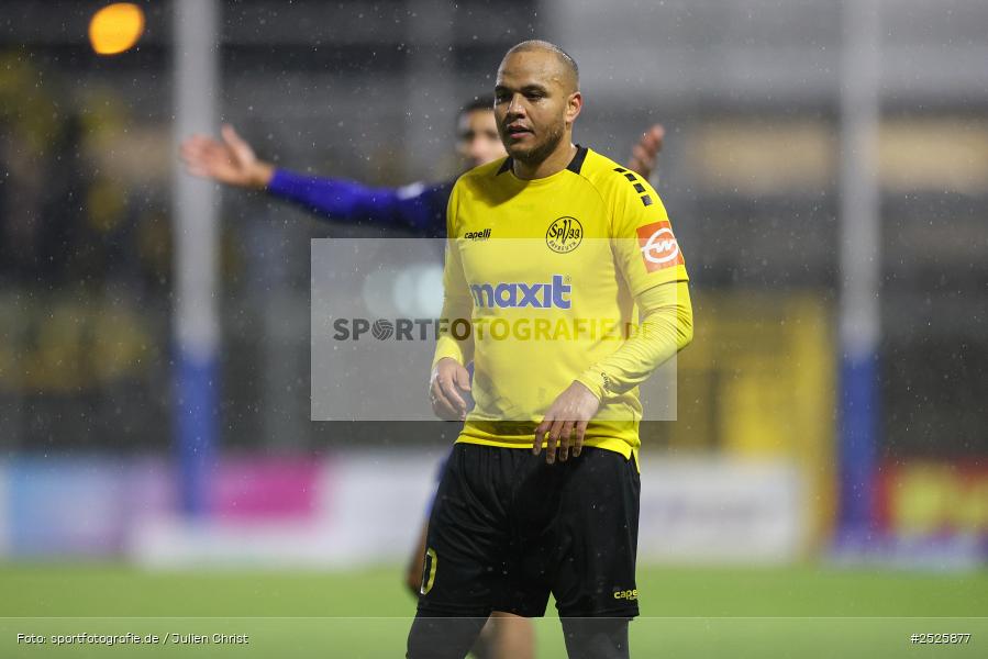 sport, action, Stadion am Schönbusch, SpVgg Bayreuth, SVA, SV Viktoria Aschaffenburg, Regionalliga Bayern, Fussball, BFV, BAY, Aschaffenburg, 28.11.2025, 20. Spieltag - Bild-ID: 2525877