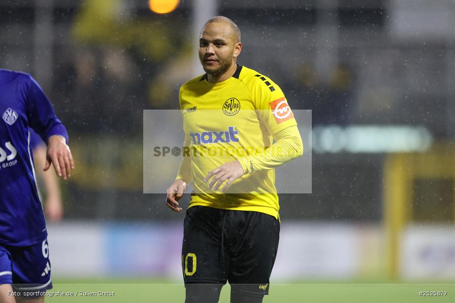 sport, action, Stadion am Schönbusch, SpVgg Bayreuth, SVA, SV Viktoria Aschaffenburg, Regionalliga Bayern, Fussball, BFV, BAY, Aschaffenburg, 28.11.2025, 20. Spieltag - Bild-ID: 2525879