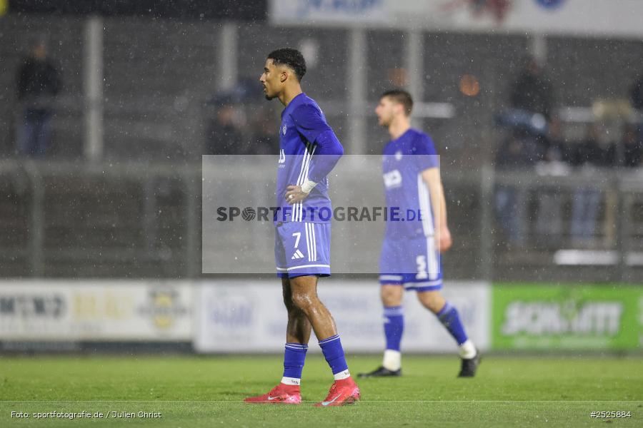 sport, action, Stadion am Schönbusch, SpVgg Bayreuth, SVA, SV Viktoria Aschaffenburg, Regionalliga Bayern, Fussball, BFV, BAY, Aschaffenburg, 28.11.2025, 20. Spieltag - Bild-ID: 2525884