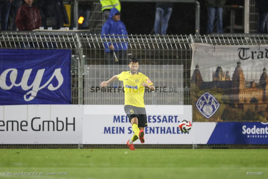 sport, action, Stadion am Schönbusch, SpVgg Bayreuth, SVA, SV Viktoria Aschaffenburg, Regionalliga Bayern, Fussball, BFV, BAY, Aschaffenburg, 28.11.2025, 20. Spieltag - Bild-ID: 2525887